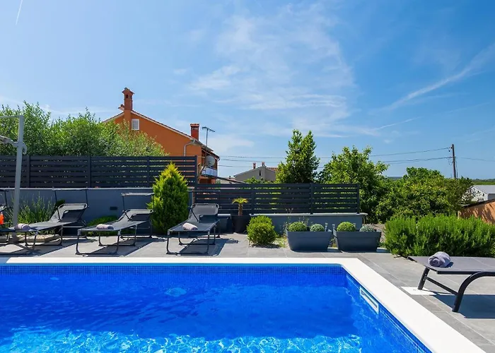 La Perla By Guide * 풀라