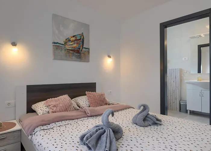 Villa La Perla By Guide *