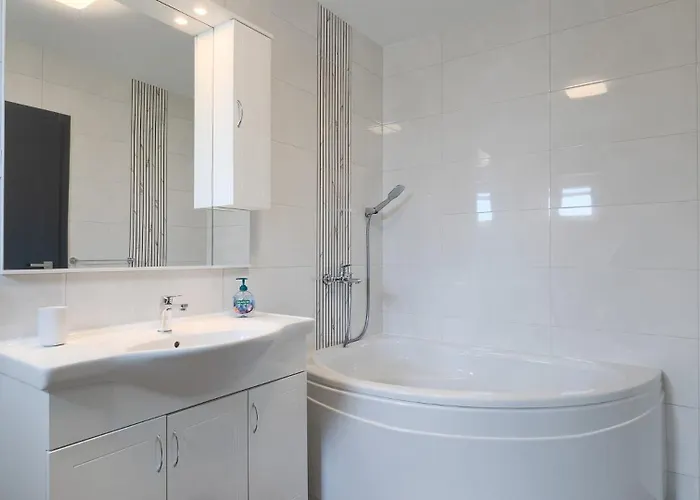 La Perla By Guide * 풀라